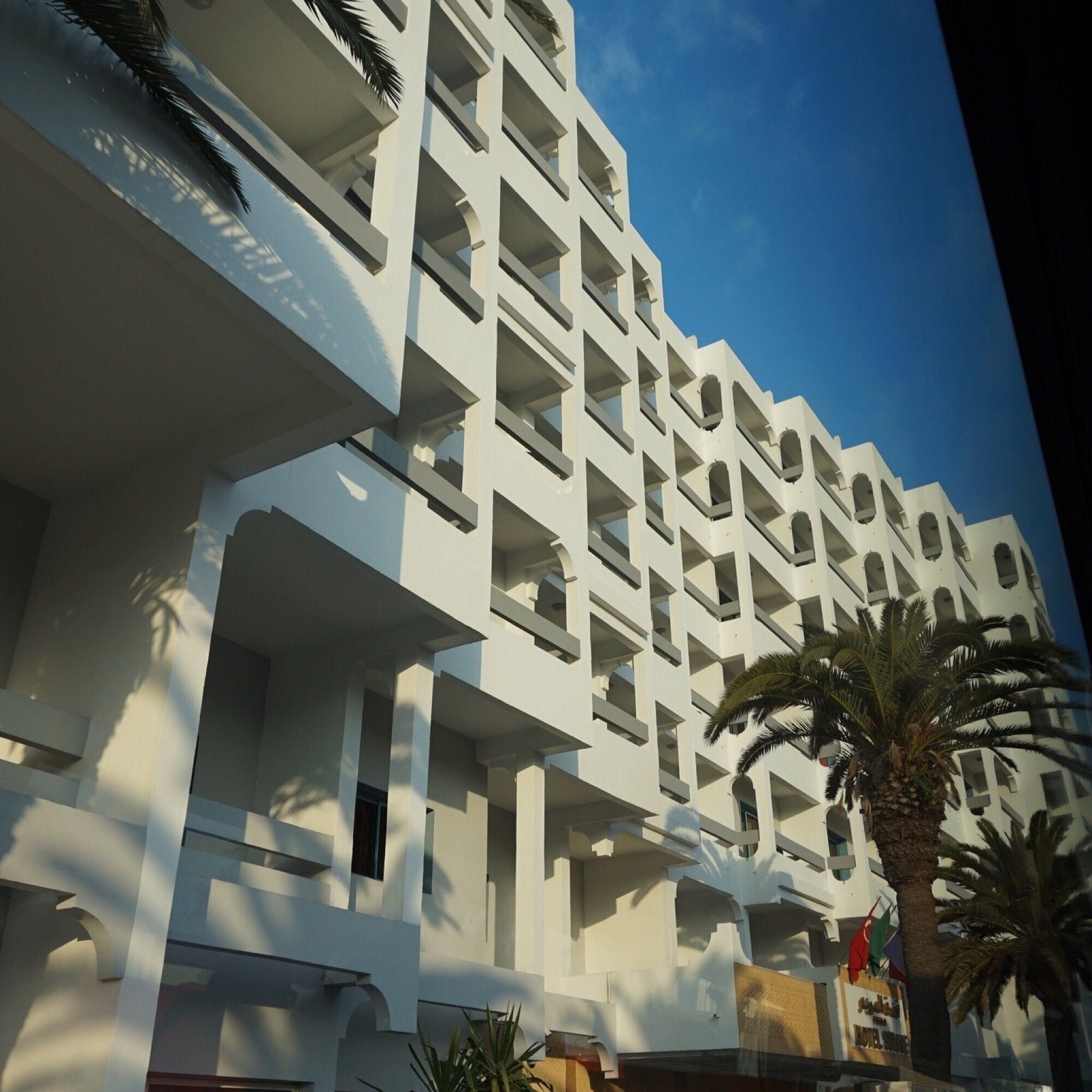 Готель De La Corniche 4*